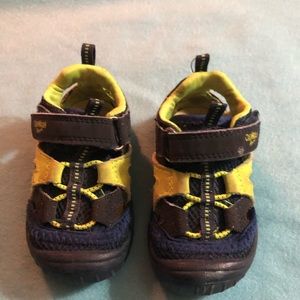 Boys Oshkosh Strap Velcro Run Sandal 5